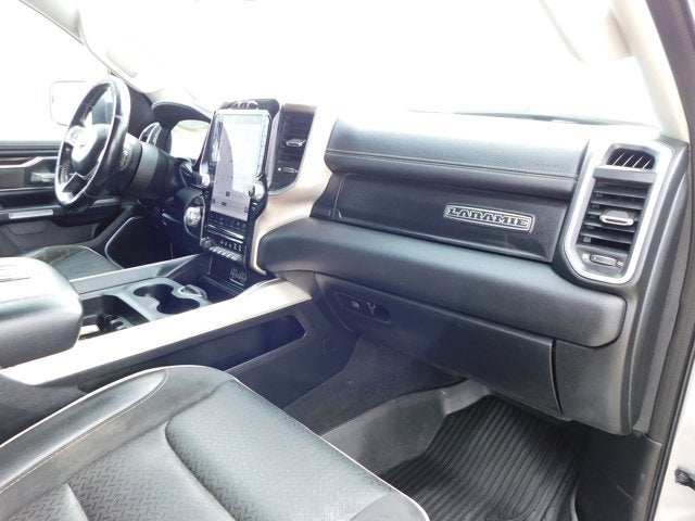 2022 RAM 1500 Laramie Crew Cab 4x4 5'7' Box