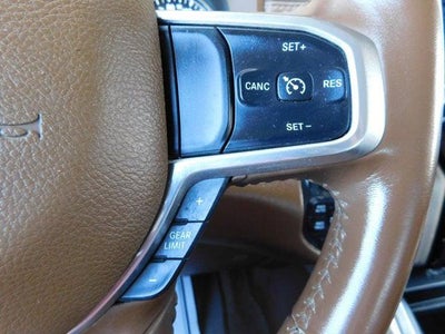 2022 RAM 1500 Laramie Crew Cab 4x4 5'7' Box